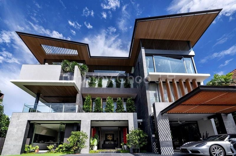 6 Bed Bungalow (Landed) for Sale in  Toh Heights - Image 1