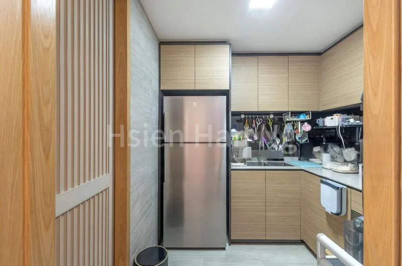 3 Bed Condo for Sale in  Midwood - Image 6