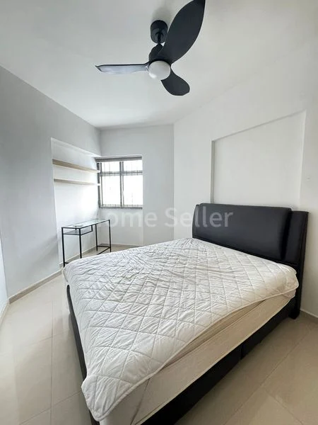 4 Room (4A) HDB for Sale in 395 Bukit Batok West Avenue 5 - Image 2