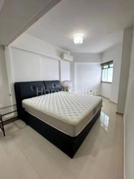 4 Room (4A) HDB for Sale in 395 Bukit Batok West Avenue 5 - Image 3