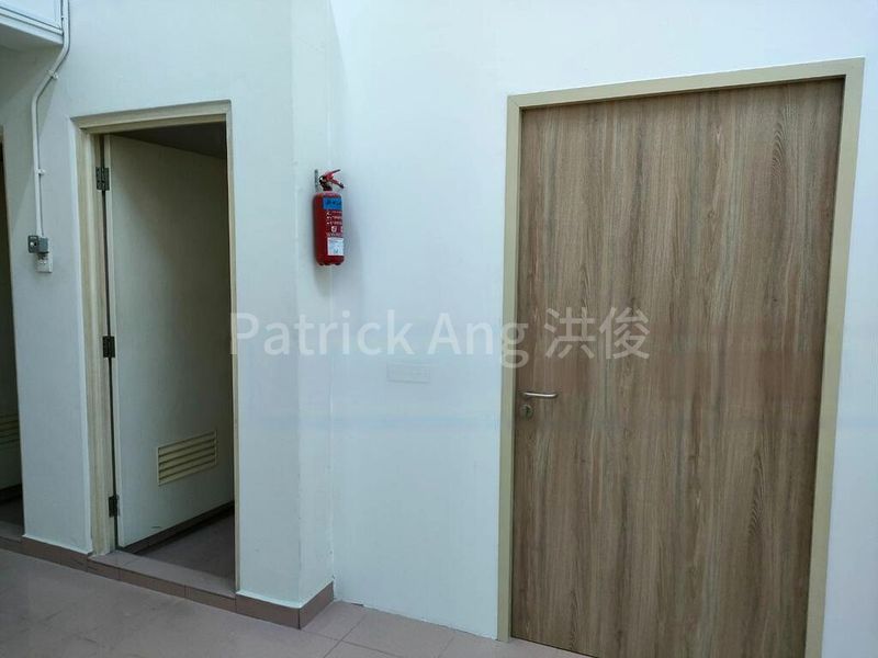 Shop / Shophouse for Rent: Ground Floor Retail / Office Space on Race Course Road - Image 9