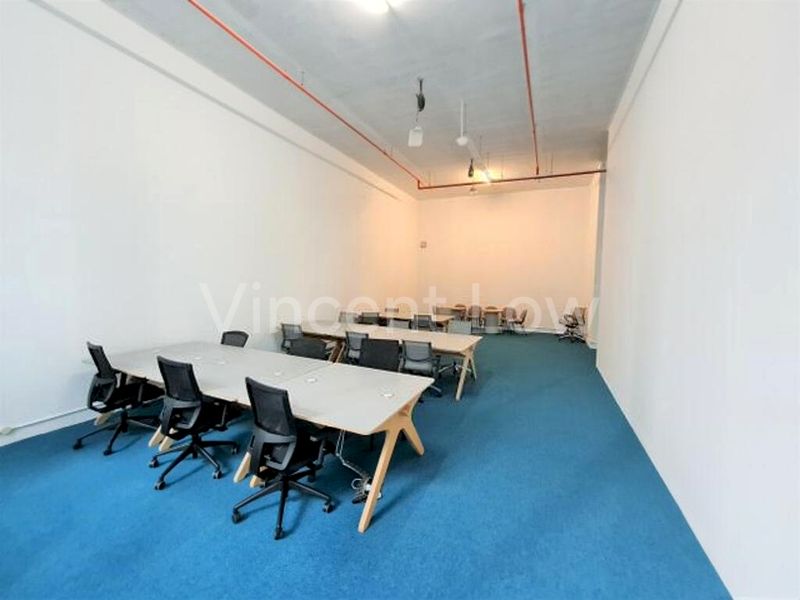 Office for Rent: Tahir Building - Image 5