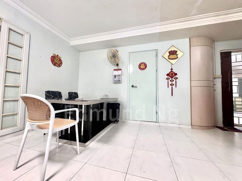 Executive HDB for Sale in  308 Canberra Road - Image 3