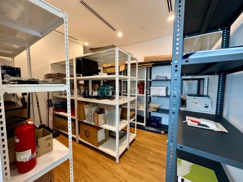 Office for Rent: South Beach - Image 1