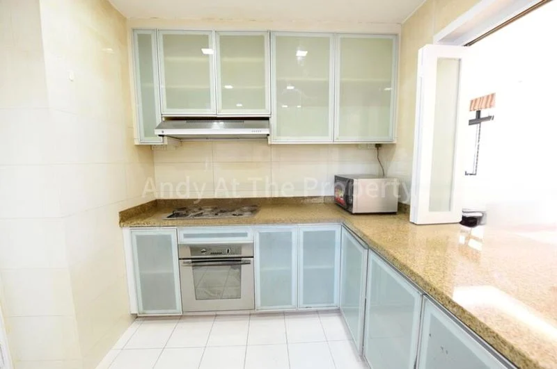 4 Bed Condo for Rent in  Spring Grove - Image 6