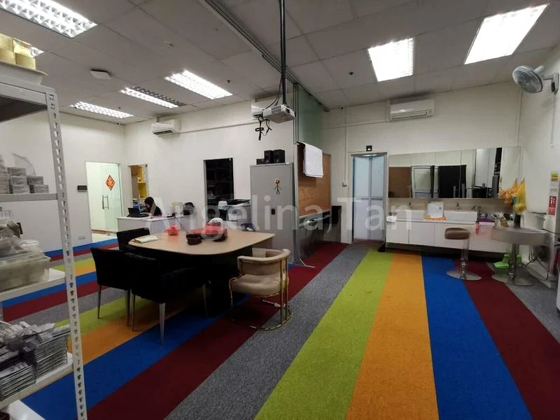 Light Industrial (B1) for Rent: Midview Building - Image 2