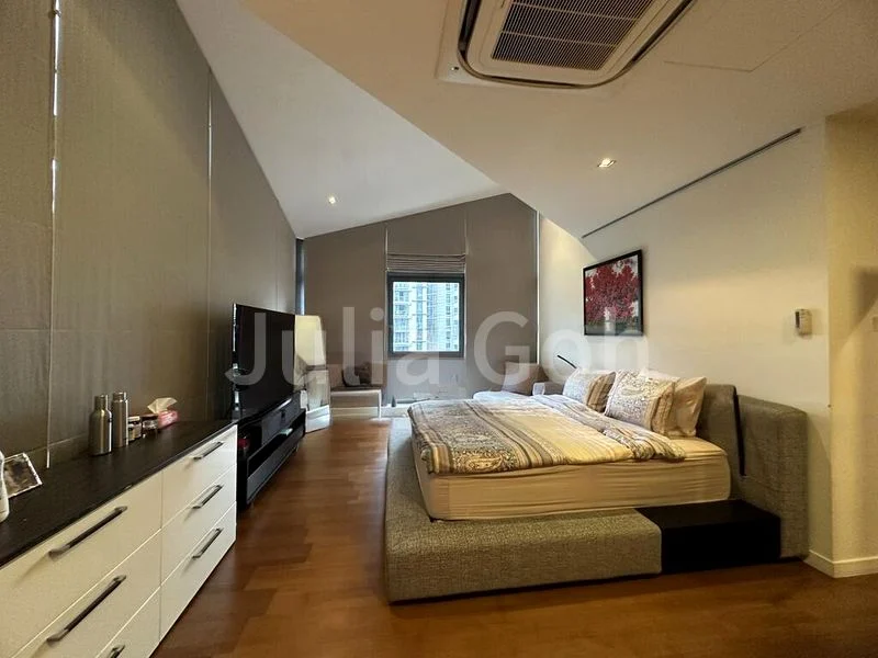 4 Bed Condo for Rent in  72 Grange - Image 6