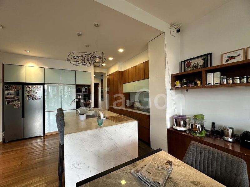 4 Bed Condo for Rent in  72 Grange - Image 4