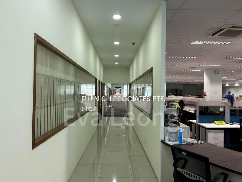Light Industrial (B1) for Rent: Benoi vicinity - Image 4