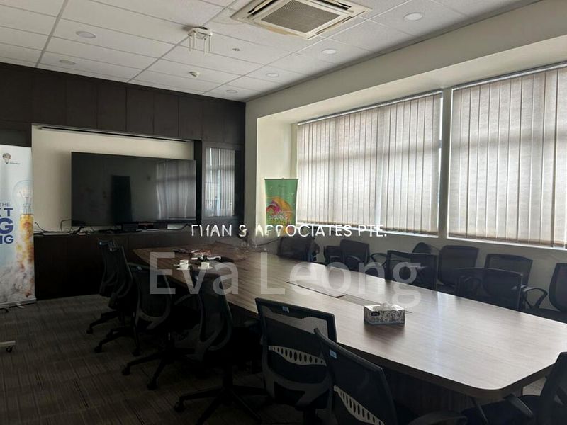 Light Industrial (B1) for Rent: Benoi vicinity - Image 3