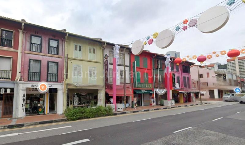 Shop / Shophouse for Sale: Beautiful Shophouse near MRT - Image 4