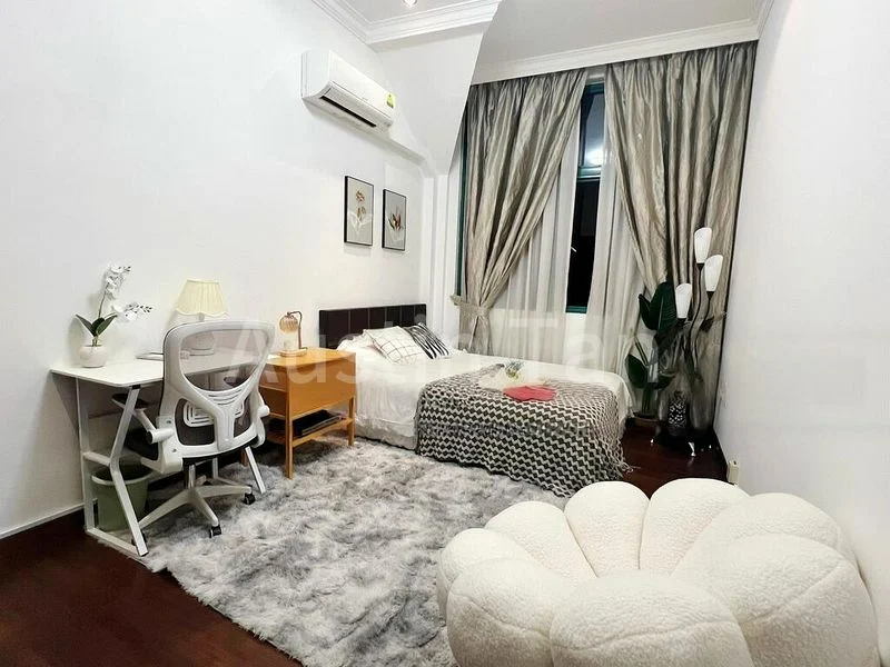 7 Bed Terraced House (Landed) for Rent in  Kew Vale - Image 1