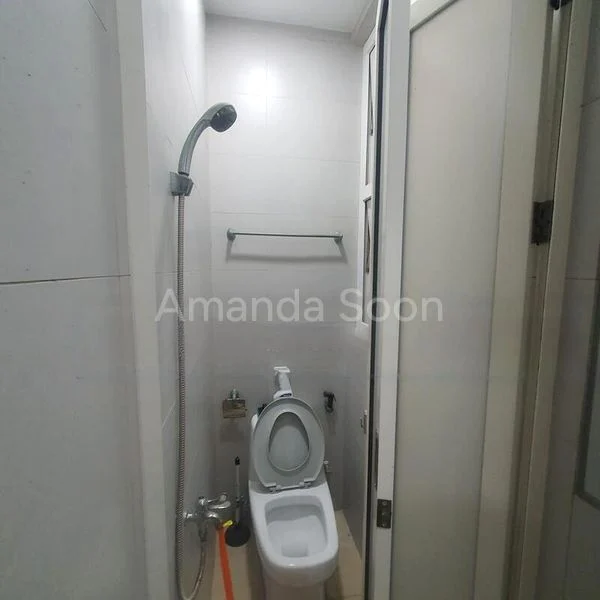 1 Bed Apartment (Condo) for Rent in  Carlyx Green - Image 5