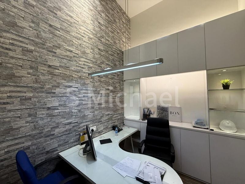 Light Industrial (B1) for Rent: Tradehub 21 - Image 1