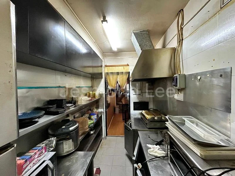 Shop / Shophouse for Rent: Prime F&B Space in District 1 (Immediate!) - Image 5