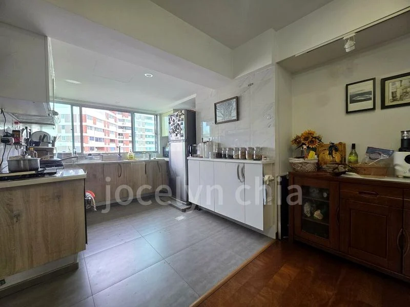 Master Room (Condo) for Rent in  Pandan Valley, Chempaka Court - Image 10