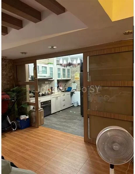 Common Room (HDB) for Rent in  342 Tampines Street 33 - Image 4