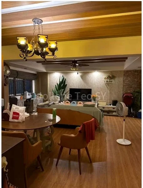 Common Room (HDB) for Rent in  342 Tampines Street 33 - Image 3