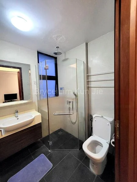 2 Bed Condo for Sale in  Qube Suites - Image 4