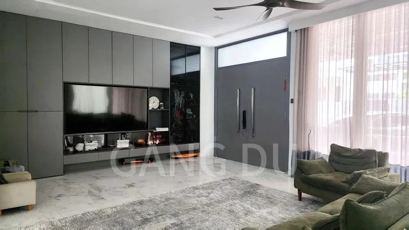 5 Bed Corner Terrace (Landed) for Sale in  Chuan Place - Image 1
