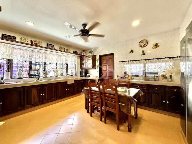 6 Bed Bungalow (Landed) for Sale in  Jalan Haji Alias - Image 5