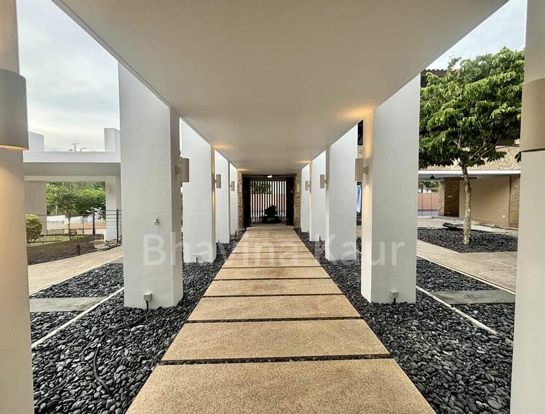 9+1 Bed Bungalow (Landed) for Rent in  Brizay Park - Image 8