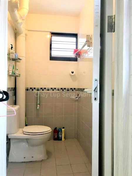 4 Room (4S) HDB for Rent in  53 Lengkok Bahru - Image 8