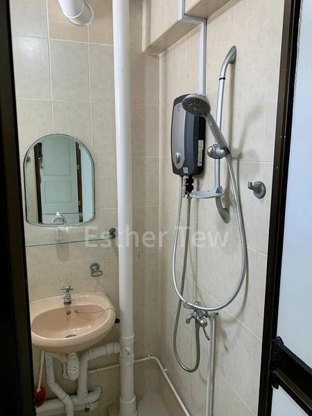 4 Room (4NG) HDB for Rent in  486 Jurong West Avenue 1 - Image 2