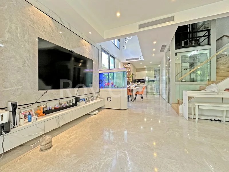 5 Bed Corner Terrace (Landed) for Rent in  Belgravia Villas - Image 1
