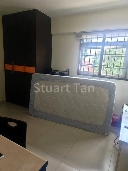 Common Room (HDB) for Rent in  230 Serangoon Avenue 4 - Image 1