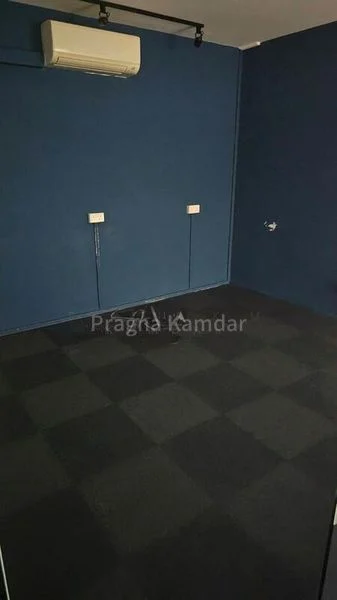 Office for Rent: Parklane Shopping Mall - Image 6