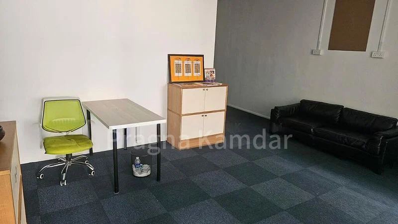 Office for Rent: Parklane Shopping Mall - Image 4