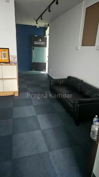 Office for Rent: Parklane Shopping Mall - Image 7