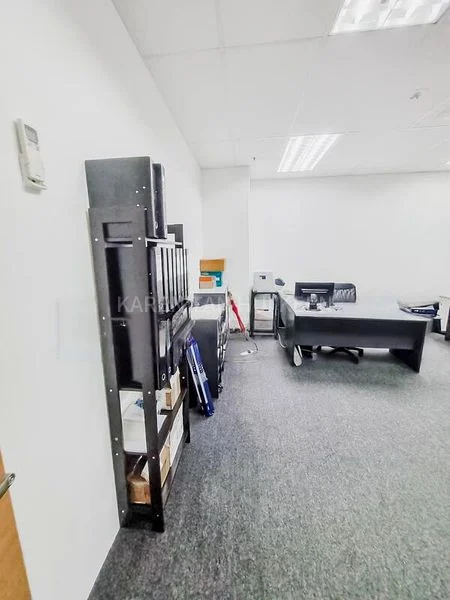 Light Industrial (B1) for Rent: Midview City - Image 2