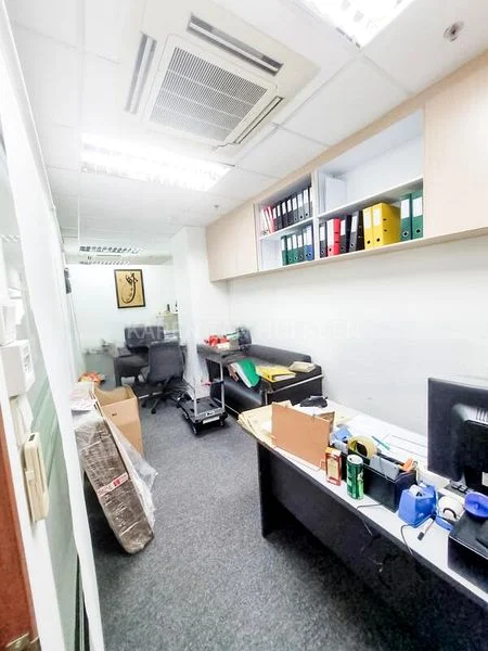 Light Industrial (B1) for Rent: Midview City - Image 3