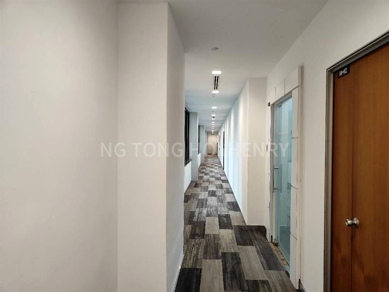 Office for Rent in  City House - Image 4