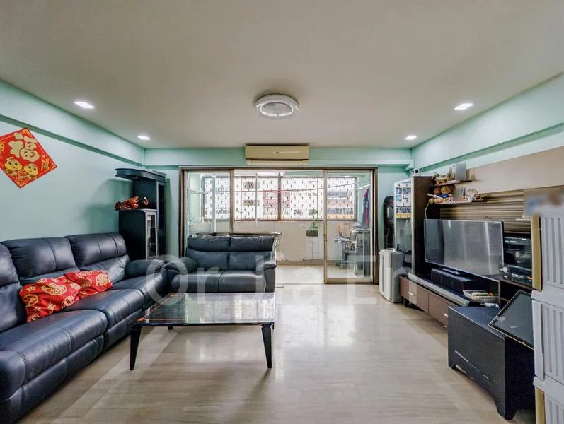 Executive HDB for Sale in  325 Jurong East Street 31 - Image 1