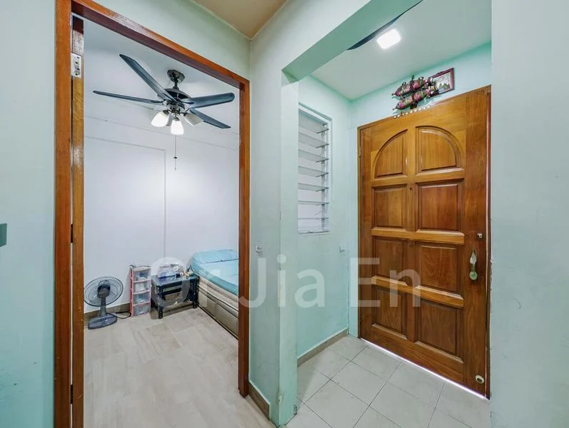 Executive HDB for Sale in  325 Jurong East Street 31 - Image 4