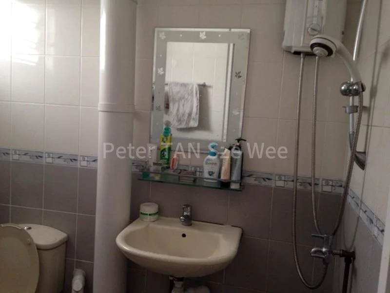 Common Room (HDB) for Rent in  724 Clementi West Street 2 - Image 5