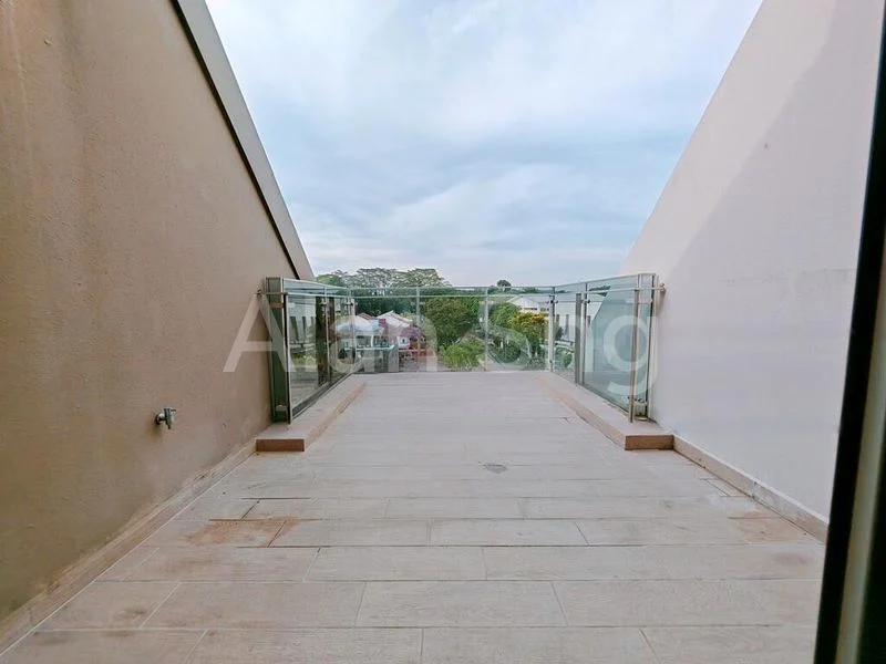 2 Bed Condo for Rent in  Holland Grove Road - Image 4