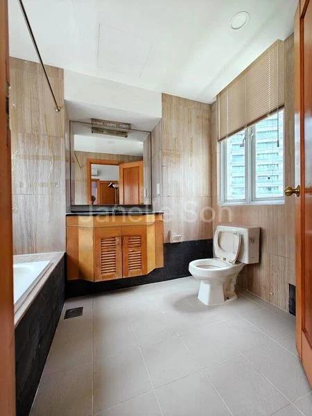 Common Room (Condo) for Rent in  The Huntington - Image 3