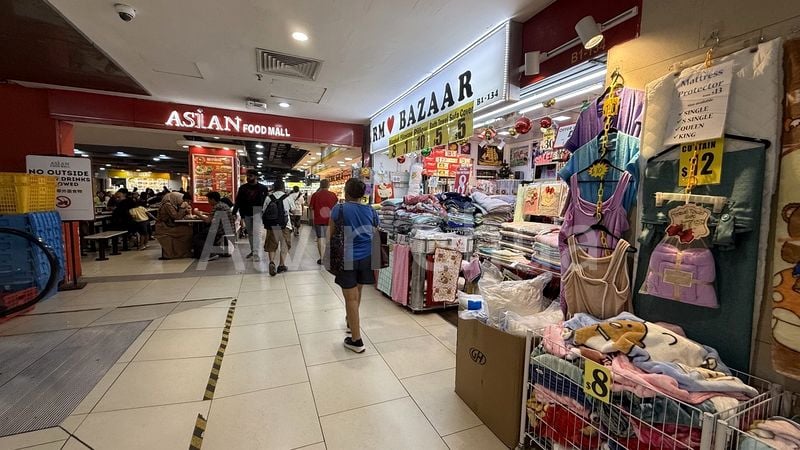Mall Shop for Sale in Lucky Plaza - Image 6