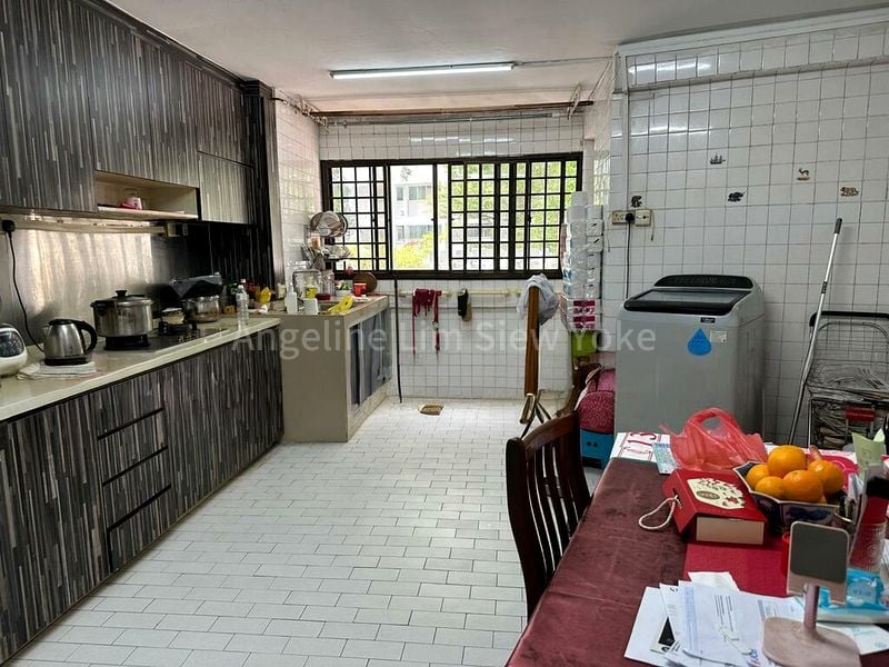 Common Room (HDB) for Rent in  205 Clementi Avenue 6 - Image 2