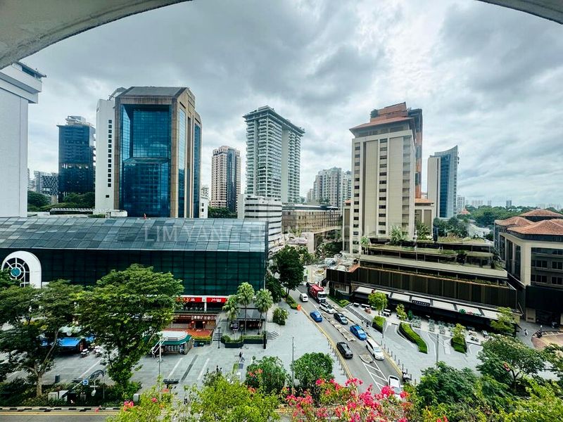 Mall Shop for Rent: Forum Galleria Shopping Centre - Image 1