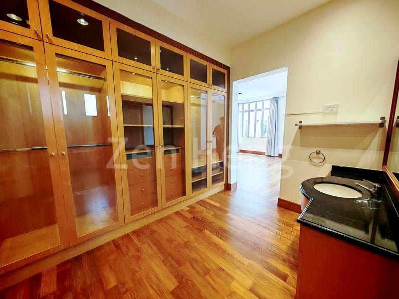 6 Bed Good Class Bungalow (Landed) for Rent in  Villas Holland - Image 7