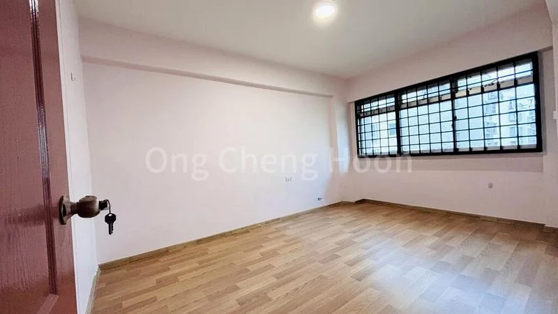5 Room (5I) HDB for Rent in  387 Tampines Street 32 - Image 6