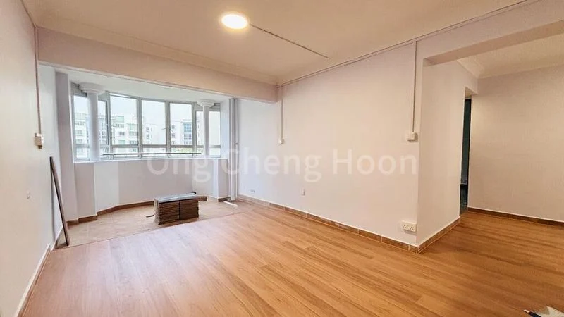 5 Room (5I) HDB for Rent in  387 Tampines Street 32 - Image 1