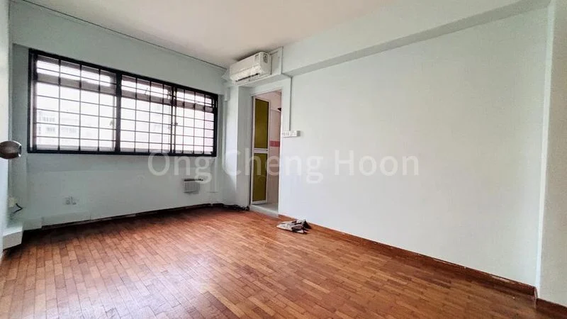 5 Room (5I) HDB for Rent in  387 Tampines Street 32 - Image 9