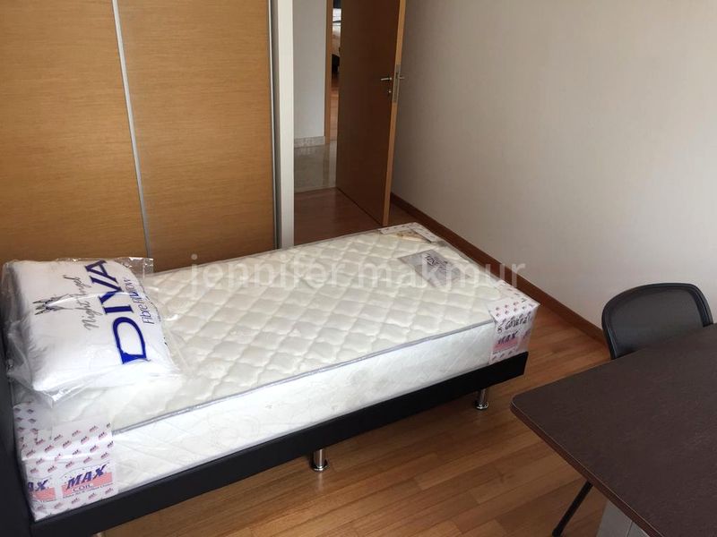 3 Bed Condo for Rent in  One Jervois - Image 7