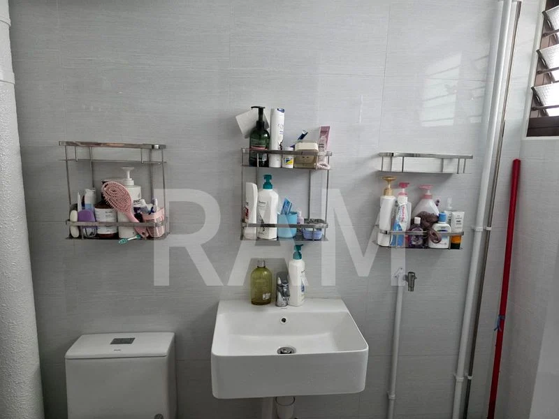 Common Room (HDB) for Rent in 408 Fajar Road - Image 3
